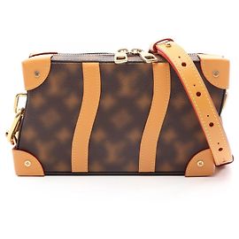 Bolso de hombro Soft Trunk Louis Vuitton Castaño Monograma