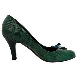 Décolleté Prada in pelle verde con cristalli Verde