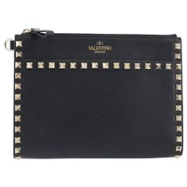 Valentino Garavani Rockstud Flat Wristlet Leather Medium Noir