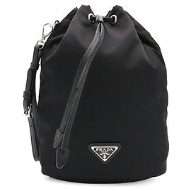 Pochette à main Prada Re-Nylon avec triangle Noir