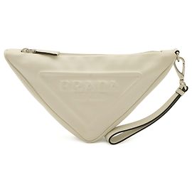 Bolsa de mão Prada em couro marfim Cru