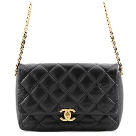 Bolso de solapa Chanel Matelasse Coco Mark Melody Negro