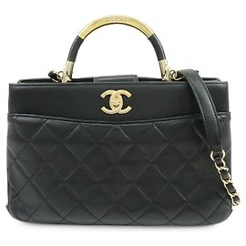 Chanel Filigree Turn-Lock Quilted Lambskin Medium Nero