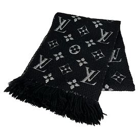 Estola Monogram Louis Vuitton Preto Prata