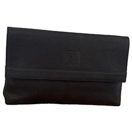 Guy Laroche Drakkar Noir Clutch aus schwarzem Narbenleder Schwarz