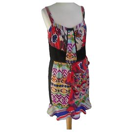 Leslie Amon Leslie Robe Courte Multicolore à Volants Noir Multicolore