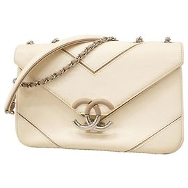 Bolsa de Ombro Chanel Bege e Branca Branco Bege