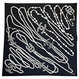 Lenço Chanel preto com pérolas Preto