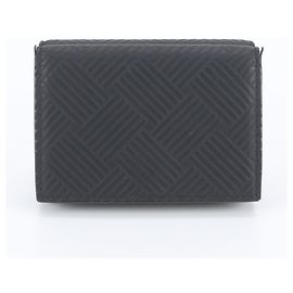 Cartera tri-fold Intrecciato grabada Bottega Veneta Negro