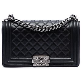 Chanel Black Old Medium Quilted Lambskin Boy Flap Preto