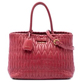 Miu Miu Red Medium Matelasse Vitello Shine Double Handle Tote Vermelho