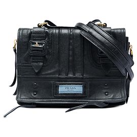Prada Borsa a tracolla Etiquette in vitello spazzolato nero Nero