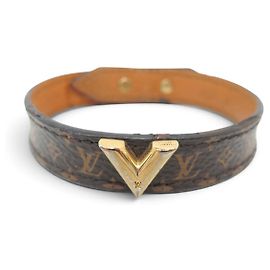 BRACELETE LOUIS VUITTON ESSENTIAL V M6042 EM TOILE MONOGRAM + CAIXA SACO Marrom