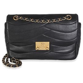 Bolso Chanel Medium Paris-Seoul Pagoda de piel de cordero negra chevron Negro