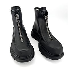 Alexander McQueen — Tread Slick Zip Boot, Cuir Noir Noir