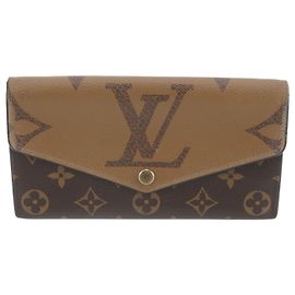 Louis Vuitton Monogram Giant Reverse Portefeuille Sarah Wallet Castaño