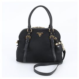 Prada 2-Way Schultertasche aus Tessuto Nylon und Leder Schwarz