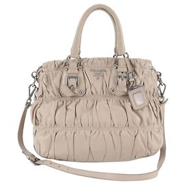 Sac à épaule 2-Way en cuir froncé Prada Rose