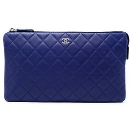 Chanel Blue CC gestepptes Lammleder Double Zip Pouch Blau Dunkelblau