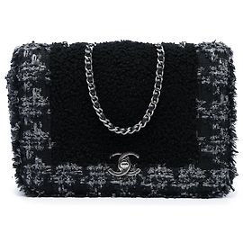 Chanel Black Medium CC Shearling and Tweed Chain Flap Schwarz