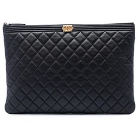 Chanel Black Large Quilted Caviar Boy O Case Clutch Preto