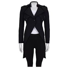 Giacca sartoriale Alexander McQueen nera, spalle voluminose, usata Altro