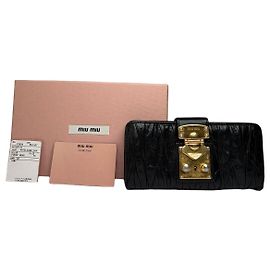 Vintage Miu Miu Matelassé Leder Bifold Wallet c. Ende der 2000er Schwarz Schwarz