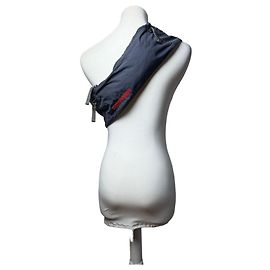 Bolso Sling Prada Linea Rossa de Nylon Vintage Finales de los 1990s Navy Azul marino
