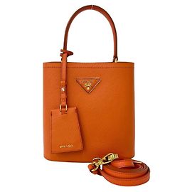 Borsa a tracolla Prada Panier con placca logo Triangle Arancione