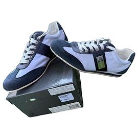 Calvin Klein Gary Low-Top Sneakers Navy Blue and White White Dark blue