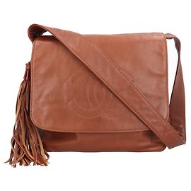 Chanel Schultertasche aus braunem Leder mit Fransen Braun