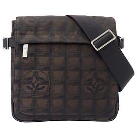 Borsa a tracolla/messenger Chanel in nylon marrone scuro Marrone scuro
