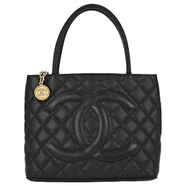 Chanel Medallion Quilted Caviar Preto
