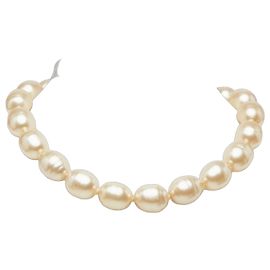 Chanel Vintage Halskette mit T-Verschluss Weiß Golden