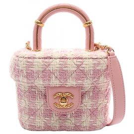 Bolsa de Ombro 2-Way Chanel Matelassé Vanity Rosa Branco