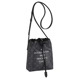 Louis Vuitton x Fragment Design Tokyo Monogram Eclipse Beuteltasche Schwarz