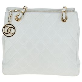 Chanel Borsa a Tracolla in Pelle Matelassé Bianco