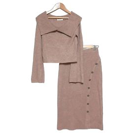 Autre Marque PROPORTION BODY DRESSING Strick-Set mit großem Kragen Beige