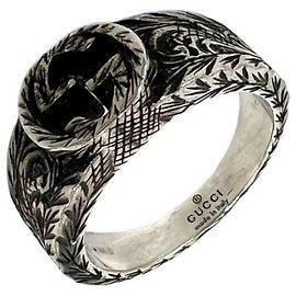 Anillo Gucci Interlocking G Arabesque Plata