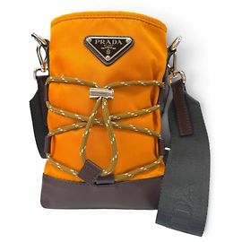 Bolsa de Ombro Prada 2ZT079 Speedlock em Nylon e Couro Marrom Laranja