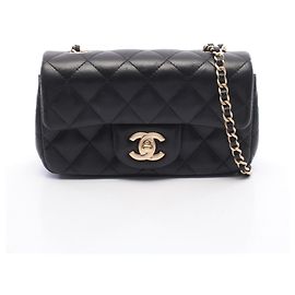 Borsa a tracolla Chanel Matelassé Small Flap Nero