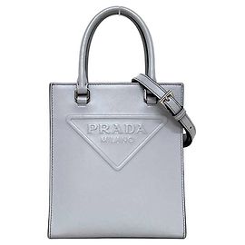 Bolsa de ombro Prada em couro cinza Marrom