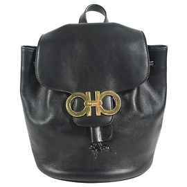 Mini sac à dos Salvatore Ferragamo logo Gancini Noir