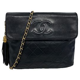 Bolsa de Ombro Chanel Matelassé Preto