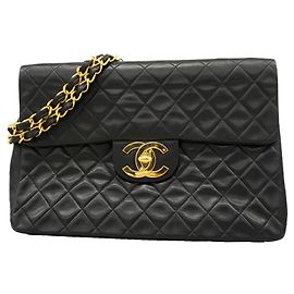 Sac à épaule Chanel en agneau noir Noir