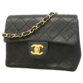 Bolsa de Ombro Mini Matelassé com Corrente Chanel Preto