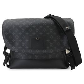 Bolsa de Ombro Louis Vuitton Monogram Eclipse Voyage MM Monograma