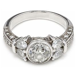 Autre Marque Diamond ring white gold 750/18K 1.00 ct main stone & 0.80 ct side stones size 51 luxury Silvery