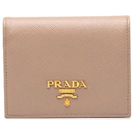 Portafoglio piccolo bifold Prada in pelle Saffiano marrone Marrone Carne