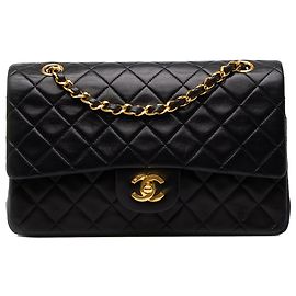 Chanel Black Medium Classic Lambskin Double Flap Preto